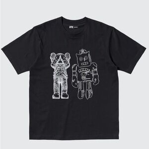 Fair Used Unisex Size X-large Uniqlo KAWS X Warhol Graphic Tee 100% Cotton Black